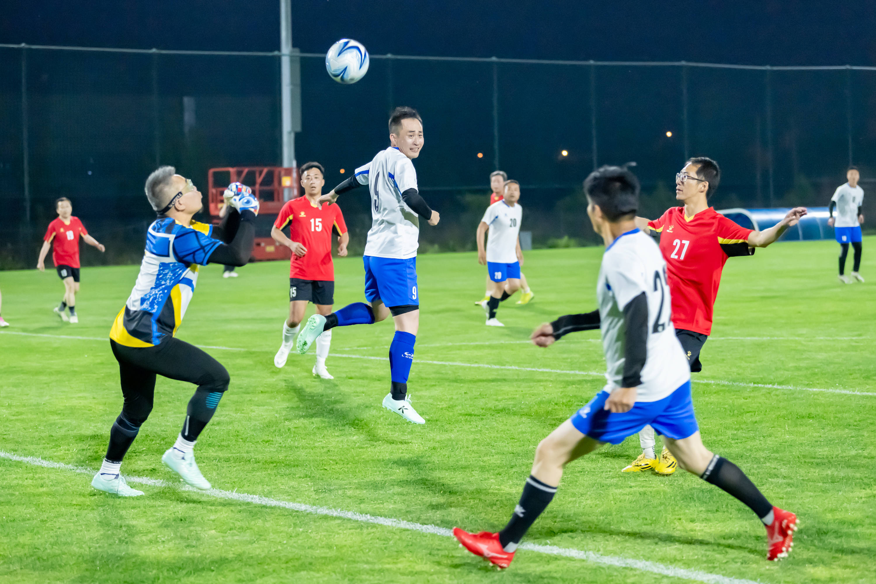 也让外界看 也让外界看